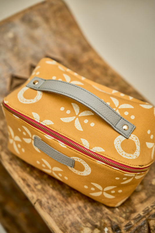 Zola Toiletry Bag - Ikwetta x This Is Essential